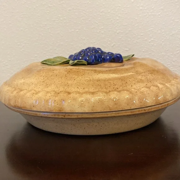 Sweetbriar Farm Vintage Large Ceramic Hand Painted Pie Keeper Plate - Picture 4 of 11